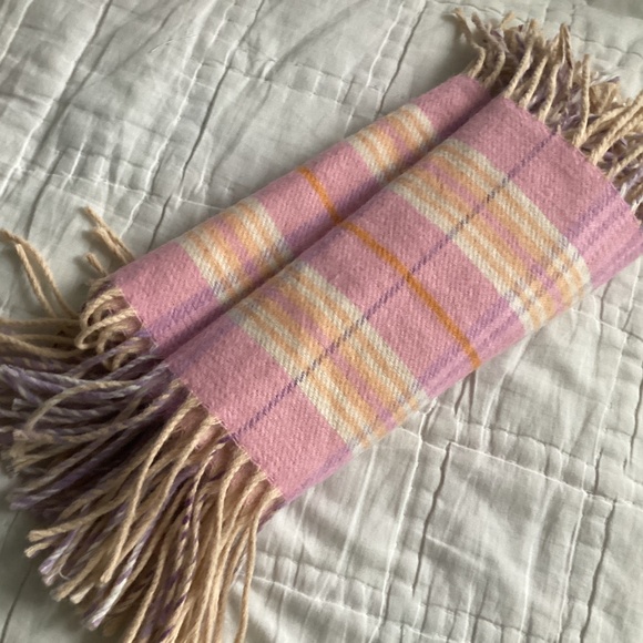 V FRAAS PASTEL PINKS CHECKERED LONG FRINGED SIDES SCARF - Picture 10 of 10